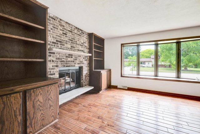 1289 Crossing Ridge Trail, Sun Prairie, WI 53590