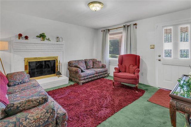 7121 Ridge Road, Tobaccoville, NC 27050