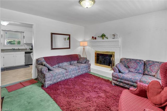 7121 Ridge Road, Tobaccoville, NC 27050