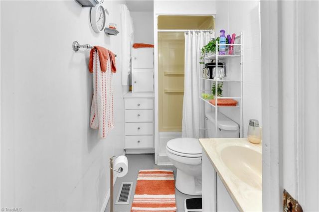 7121 Ridge Road, Tobaccoville, NC 27050