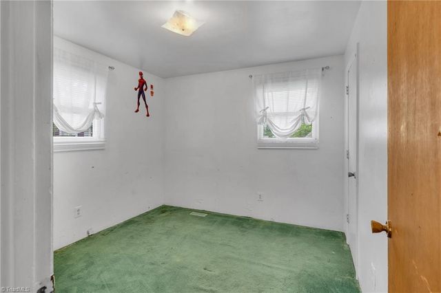 7121 Ridge Road, Tobaccoville, NC 27050