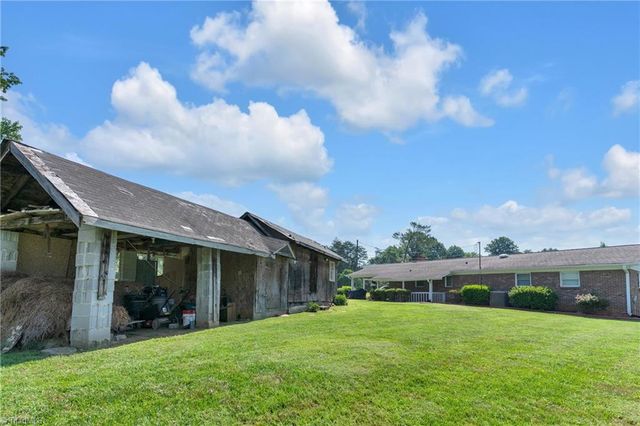 7121 Ridge Road, Tobaccoville, NC 27050