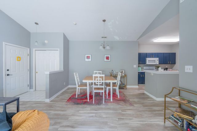 3705 E Barrington Dr Apt 206, Bloomington, IN 47408