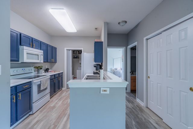 3705 E Barrington Dr Apt 206, Bloomington, IN 47408