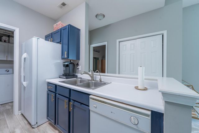 3705 E Barrington Dr Apt 206, Bloomington, IN 47408