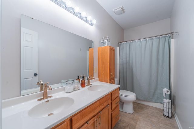 3705 E Barrington Dr Apt 206, Bloomington, IN 47408