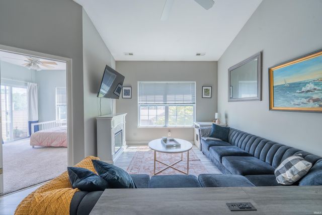 3705 E Barrington Dr Apt 206, Bloomington, IN 47408