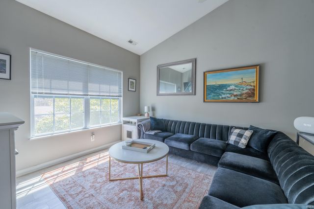 3705 E Barrington Dr Apt 206, Bloomington, IN 47408