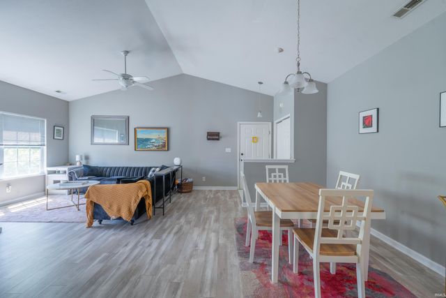 3705 E Barrington Dr Apt 206, Bloomington, IN 47408