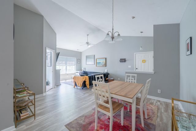 3705 E Barrington Dr Apt 206, Bloomington, IN 47408