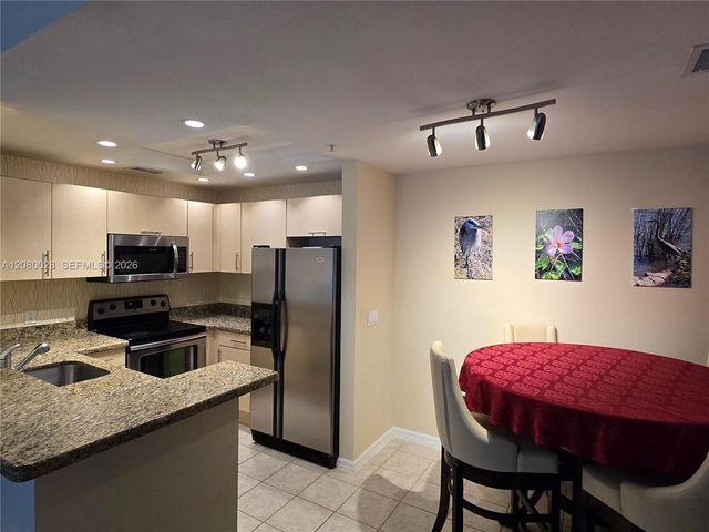 2107 SE 10th Avenue 818, Fort Lauderdale, FL 33316