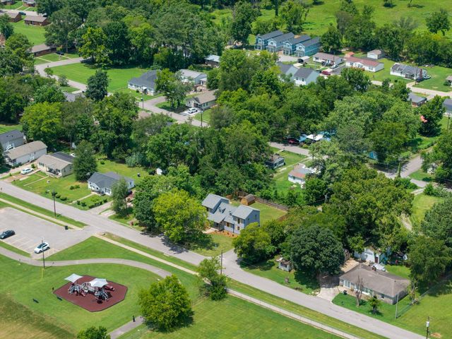 698 Chambers St, Gallatin, TN 37066