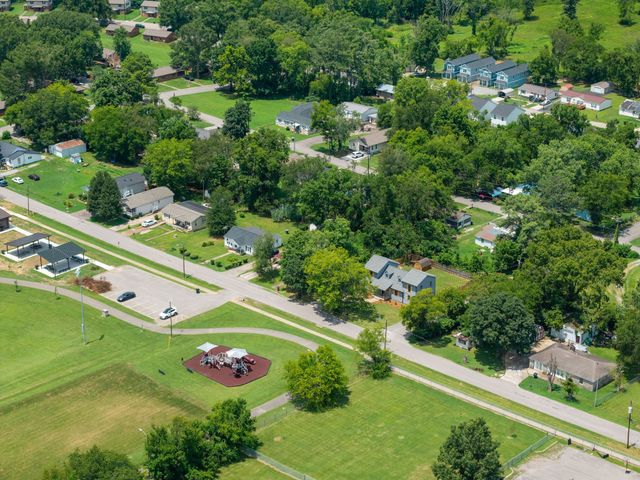 698 Chambers St, Gallatin, TN 37066