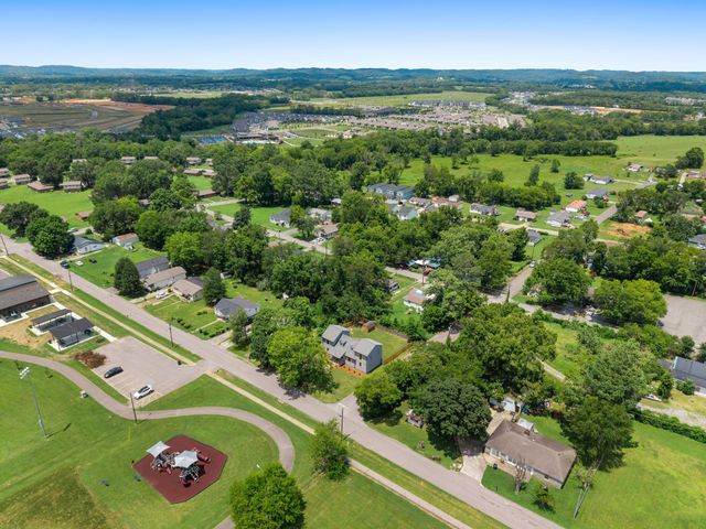 698 Chambers St, Gallatin, TN 37066