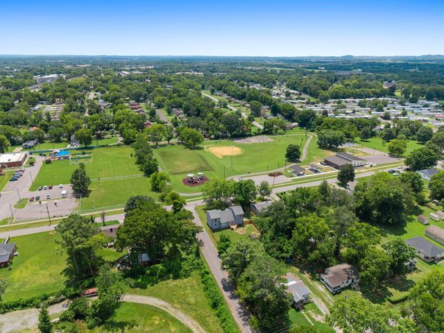 698 Chambers St, Gallatin, TN 37066