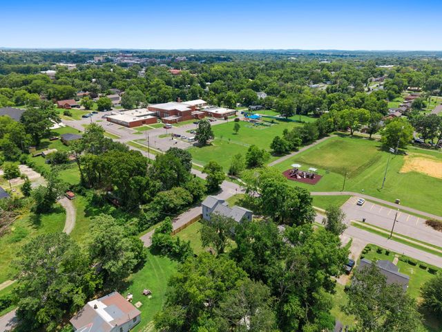 698 Chambers St, Gallatin, TN 37066