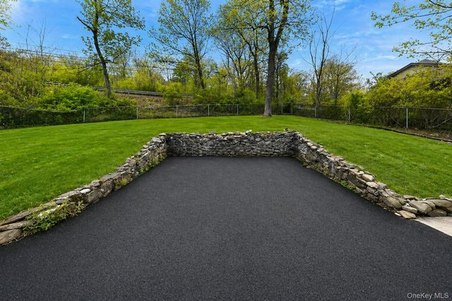 19 Beverly Trail, Monroe, NY 10950
