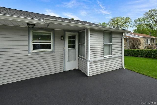 19 Beverly Trail, Monroe, NY 10950