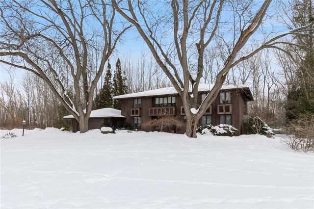 18 Edgewood Drive, Seneca Falls, NY 13148