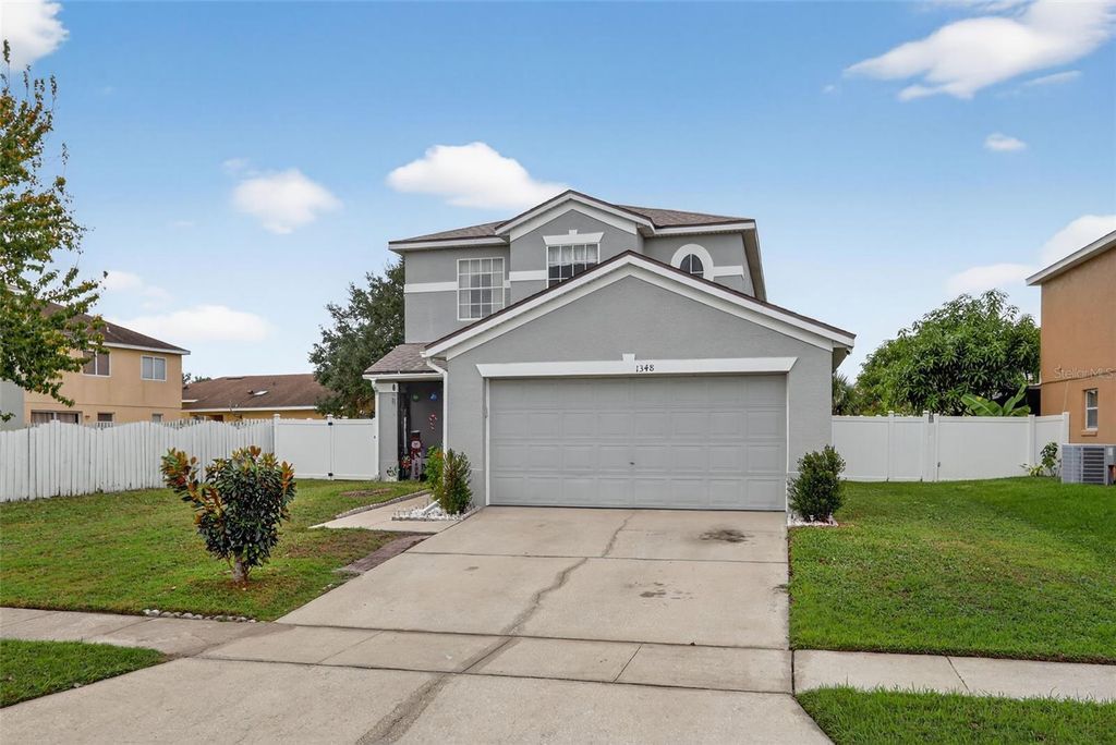 Image 2 of property listing at 1348 HEATHER LAKE DRIVE, Orlando, FL 32824