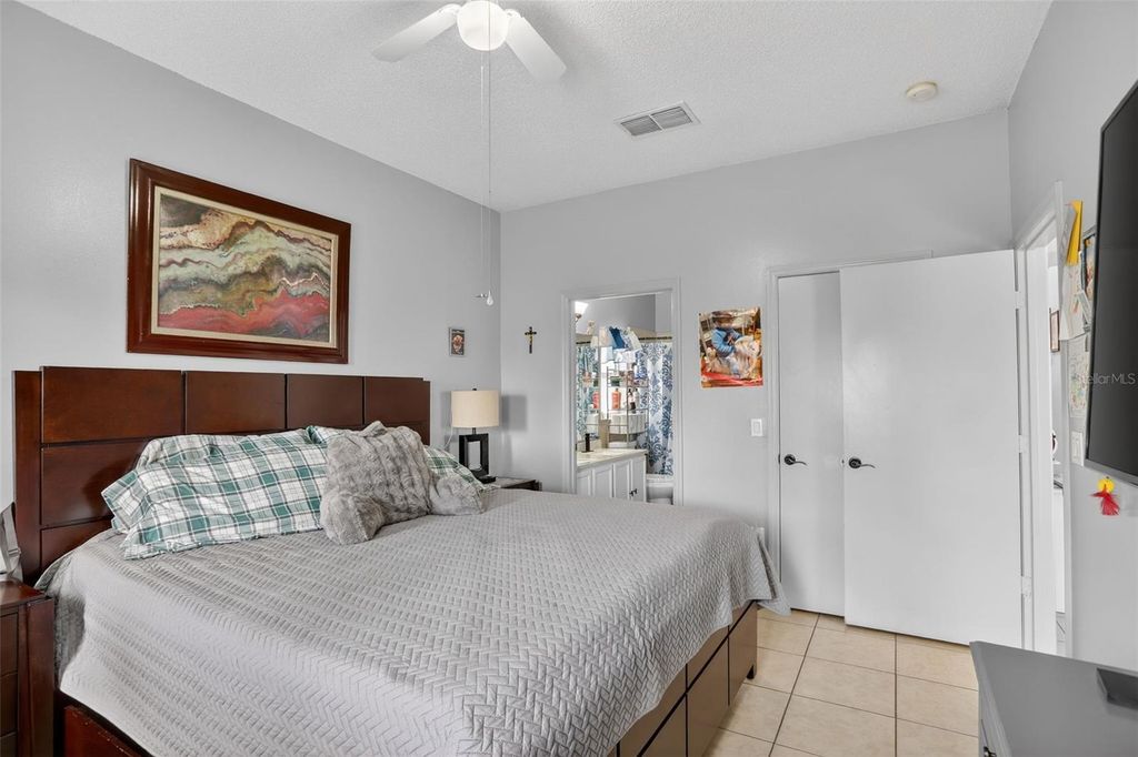 Image 17 of property listing at 1348 HEATHER LAKE DRIVE, Orlando, FL 32824