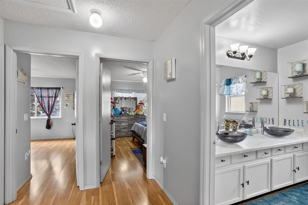 Image 27 of property listing at 1348 HEATHER LAKE DRIVE, Orlando, FL 32824