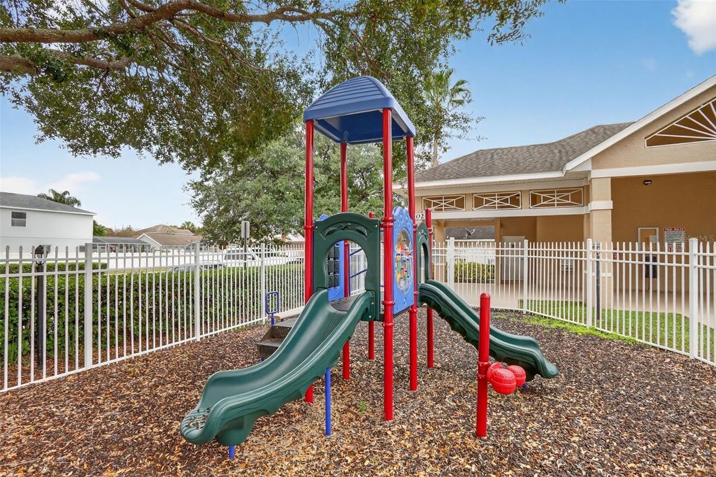 Image 34 of property listing at 1348 HEATHER LAKE DRIVE, Orlando, FL 32824