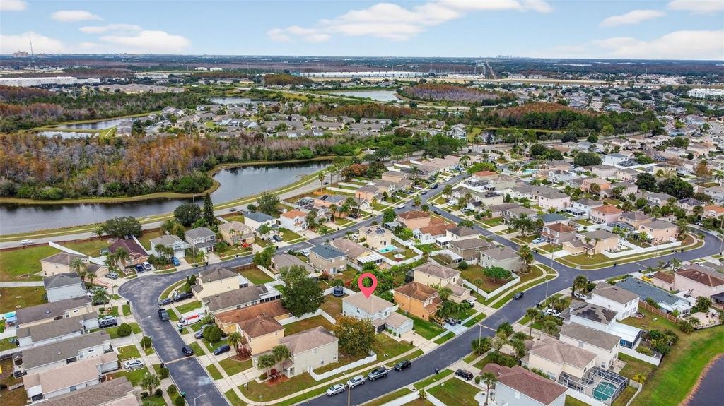 Image 36 of property listing at 1348 HEATHER LAKE DRIVE, Orlando, FL 32824