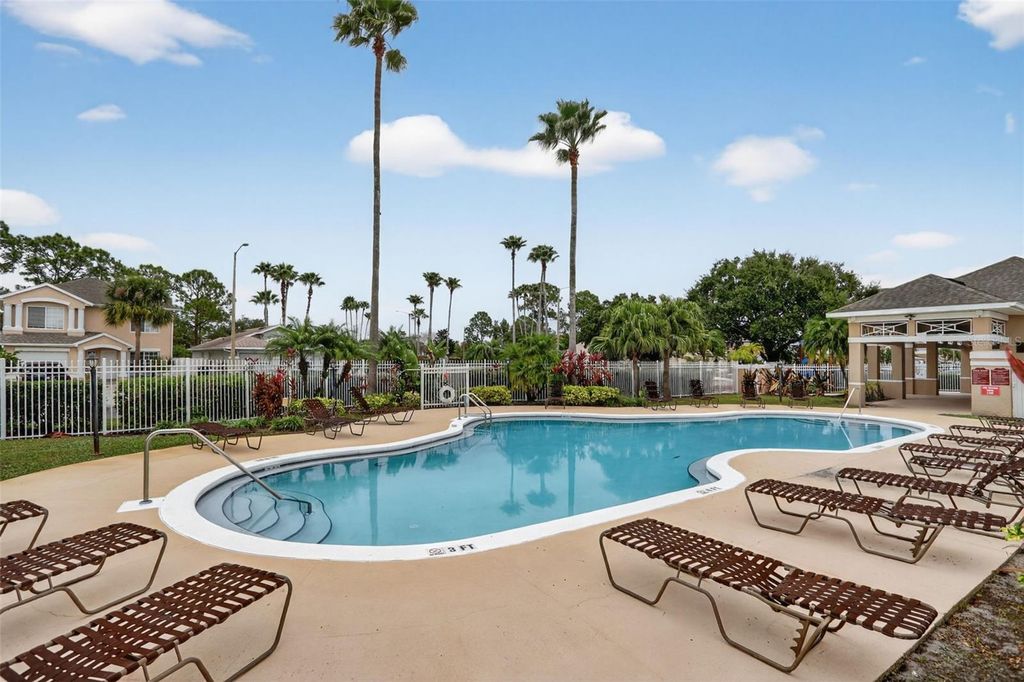 Image 39 of property listing at 1348 HEATHER LAKE DRIVE, Orlando, FL 32824