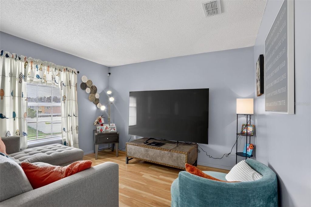 Image 5 of property listing at 1348 HEATHER LAKE DRIVE, Orlando, FL 32824