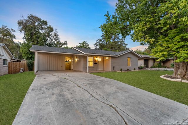 307 Dawnridge Dr, San Antonio, TX 78213