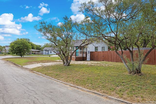 322 Glamis, San Antonio, TX 78223