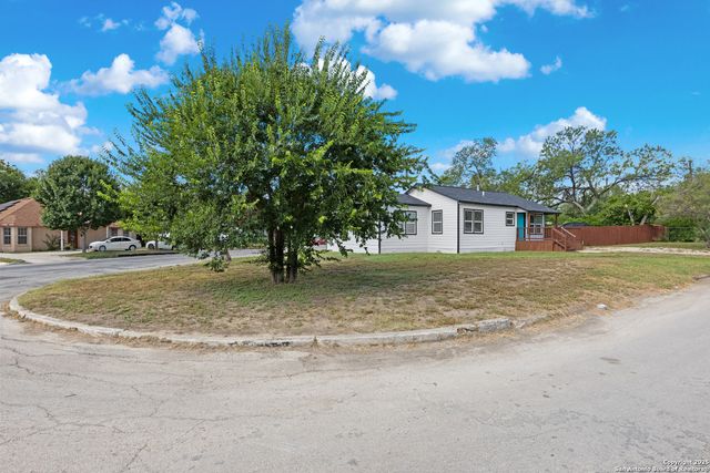 322 Glamis, San Antonio, TX 78223