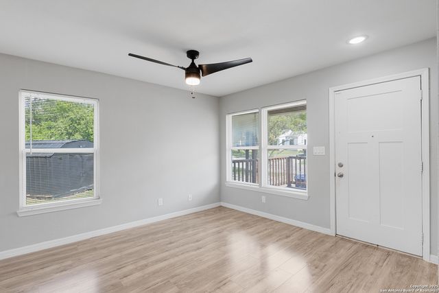 322 Glamis, San Antonio, TX 78223