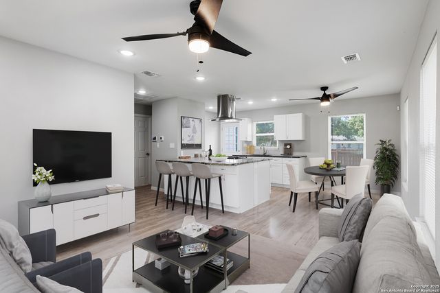 322 Glamis, San Antonio, TX 78223