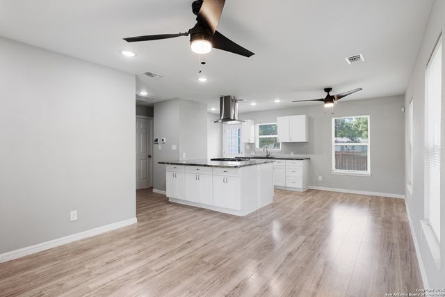 322 Glamis, San Antonio, TX 78223