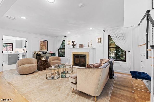 502 Closter Dock Rd, Closter Boro, NJ 07624