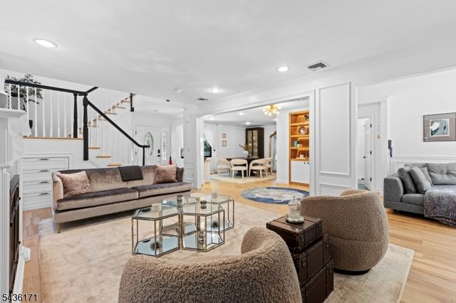 502 Closter Dock Rd, Closter Boro, NJ 07624