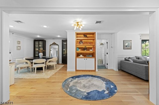 502 Closter Dock Rd, Closter Boro, NJ 07624