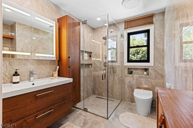 502 Closter Dock Rd, Closter Boro, NJ 07624