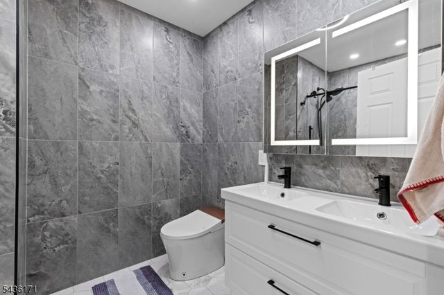 502 Closter Dock Rd, Closter Boro, NJ 07624