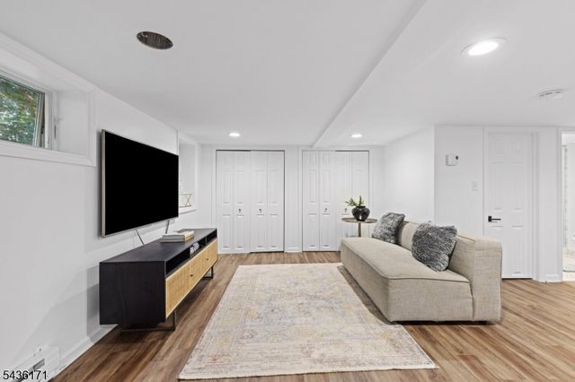 502 Closter Dock Rd, Closter Boro, NJ 07624