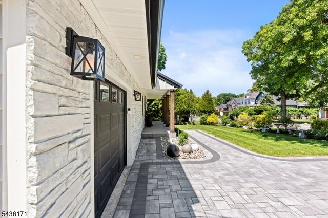 502 Closter Dock Rd, Closter Boro, NJ 07624