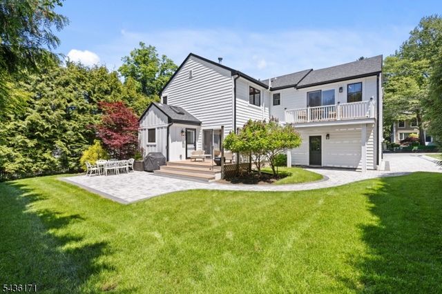 502 Closter Dock Rd, Closter Boro, NJ 07624