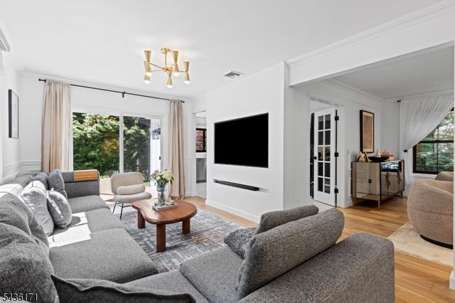 502 Closter Dock Rd, Closter Boro, NJ 07624