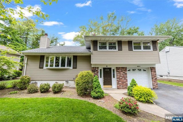 18 Dogwood Court, Westwood, NJ 07675