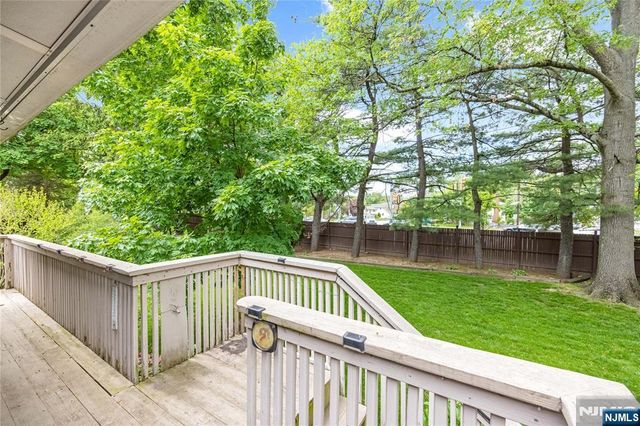 18 Dogwood Court, Westwood, NJ 07675