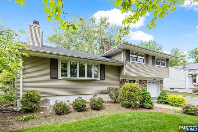 18 Dogwood Court, Westwood, NJ 07675