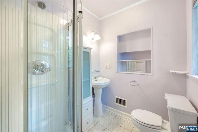 18 Dogwood Court, Westwood, NJ 07675