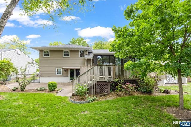 18 Dogwood Court, Westwood, NJ 07675